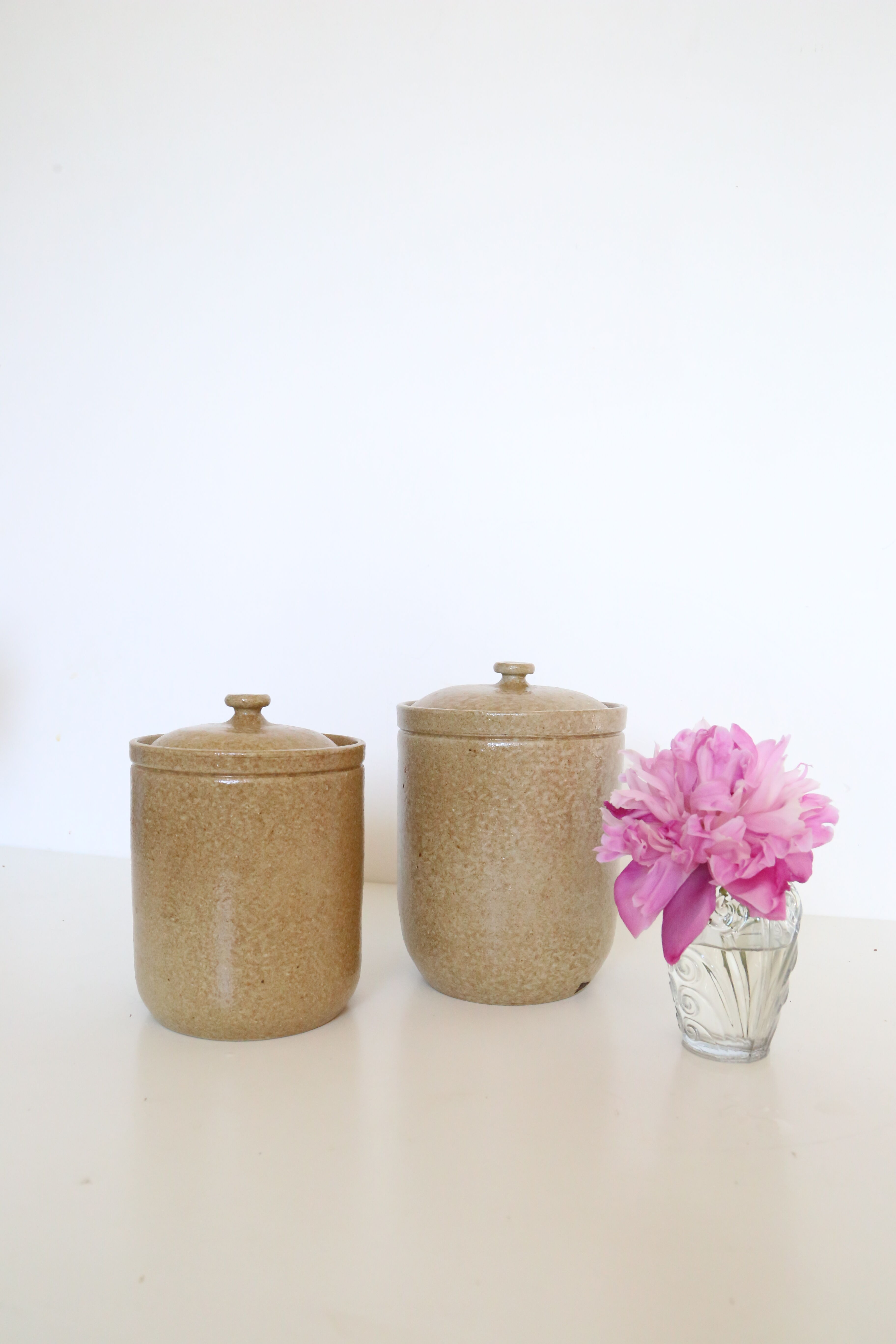 Set of 2 pretty stoneware pots, vintage