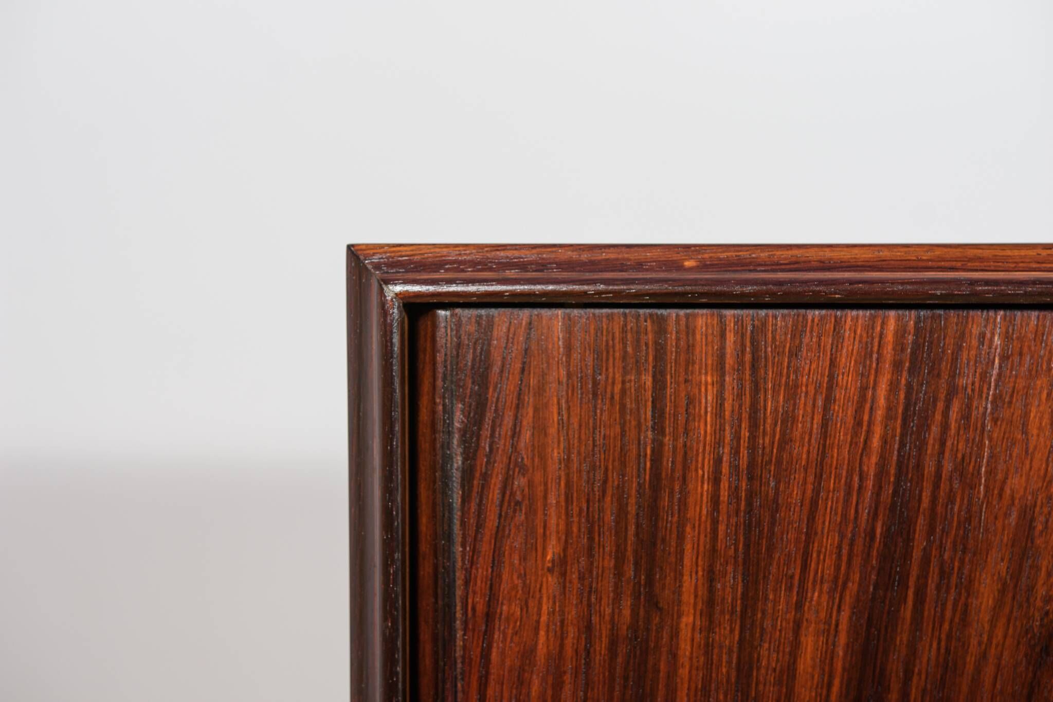 Commode en palissandre du milieu du siècle par E. W. Bach pour Sejling Skabe, Danemark, années 1960.