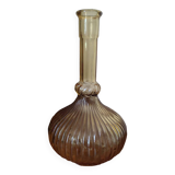 Vase italien en verre ambré pressé