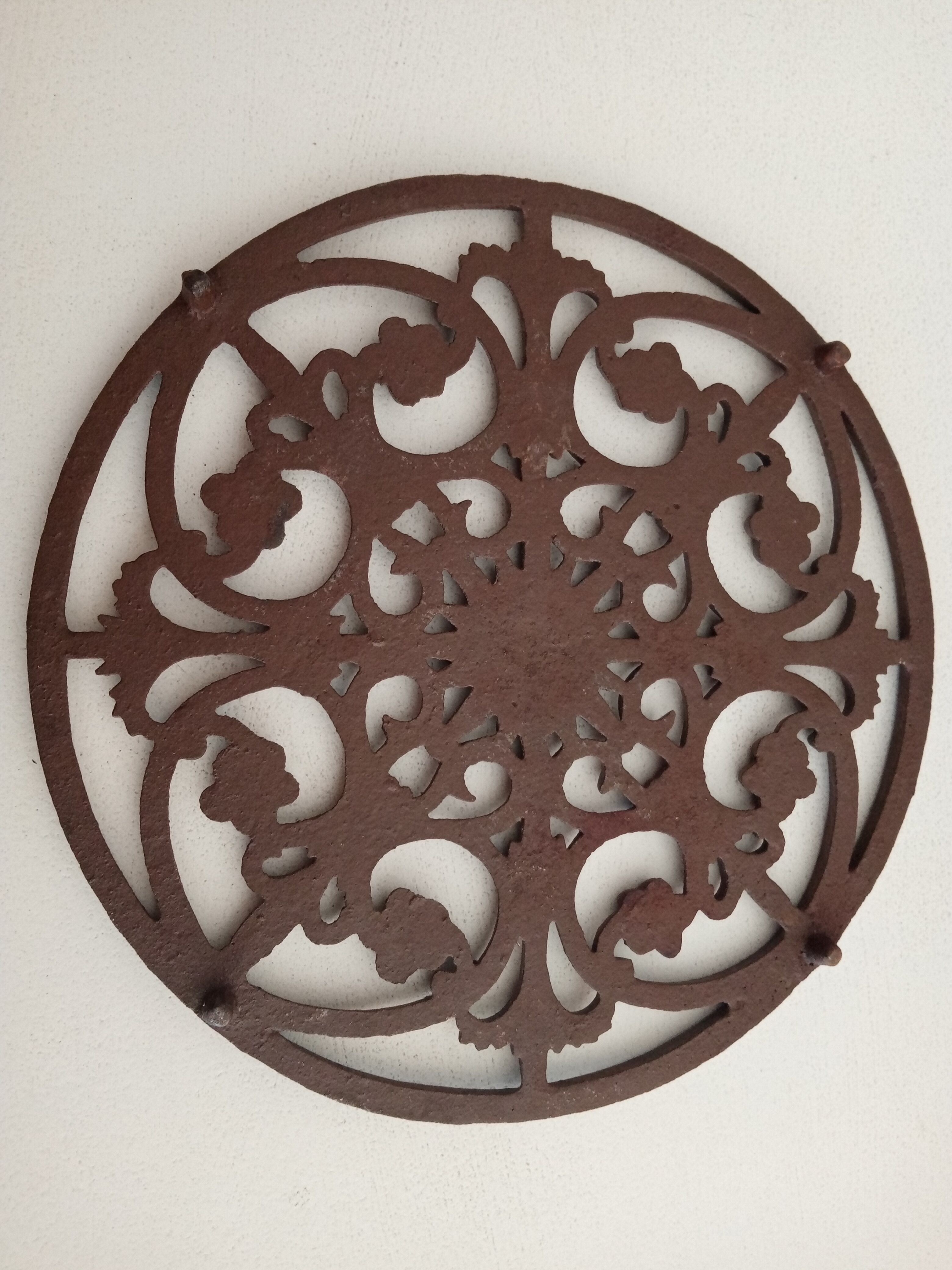 Trivet in cast iron