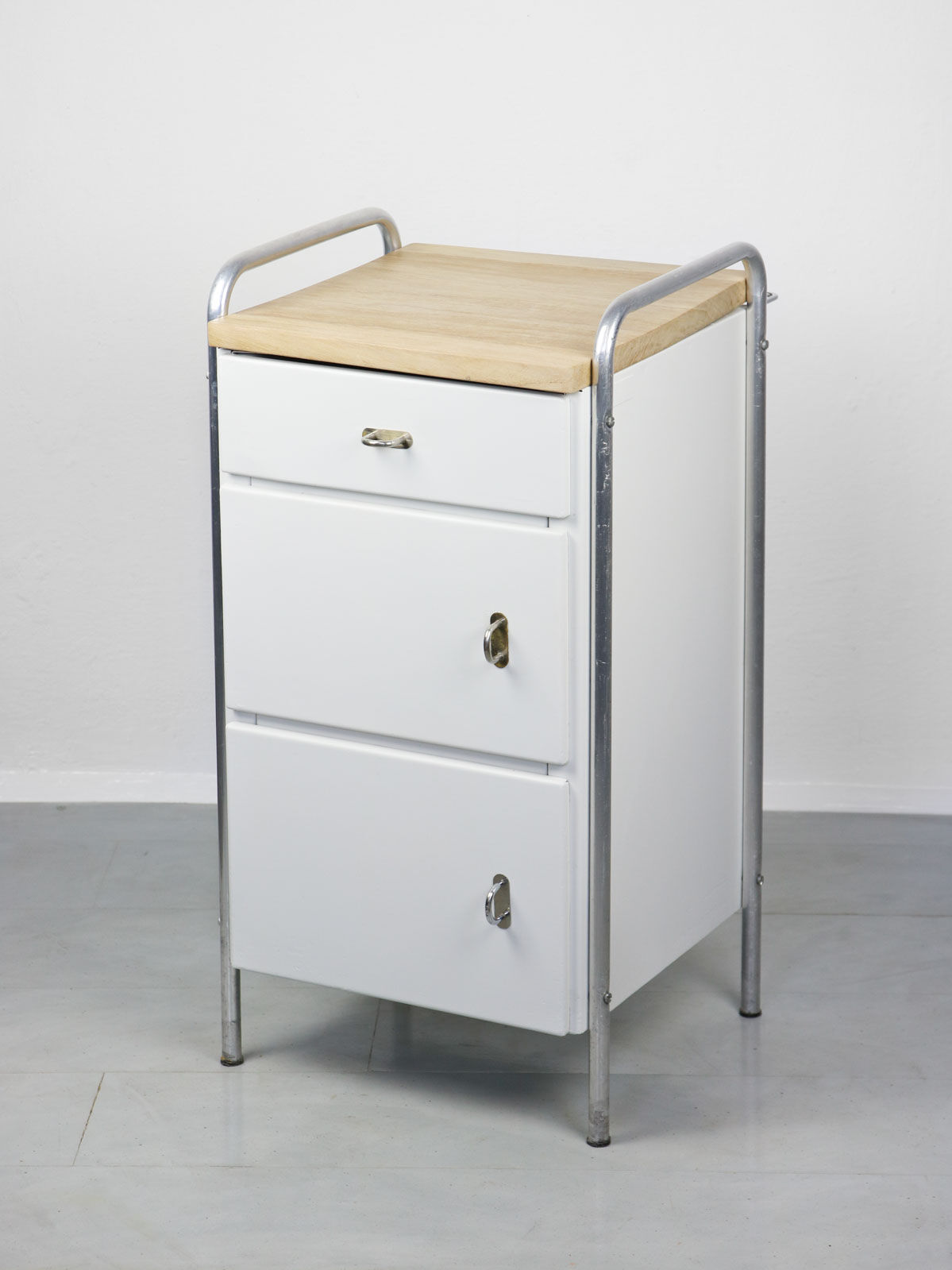 Armoires industrielles du milieu du siècle