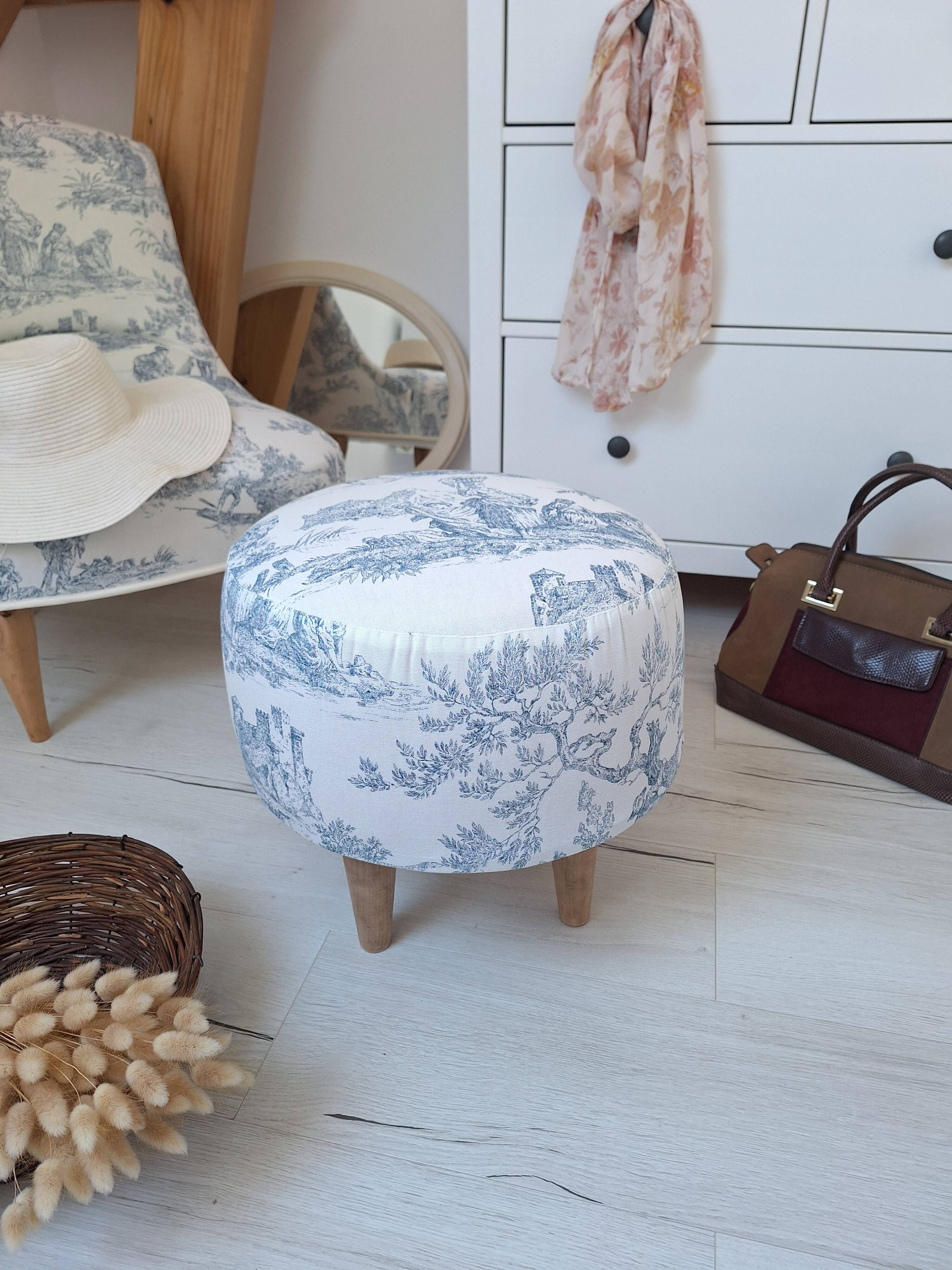 Pouf / Repose pieds vintage en toile de Jouy bleu