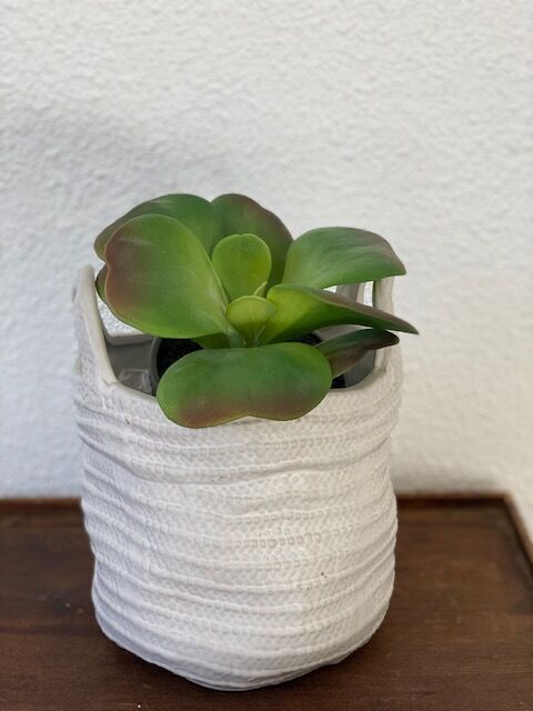 White basket pot cover