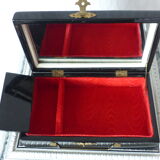 Jewelry box
