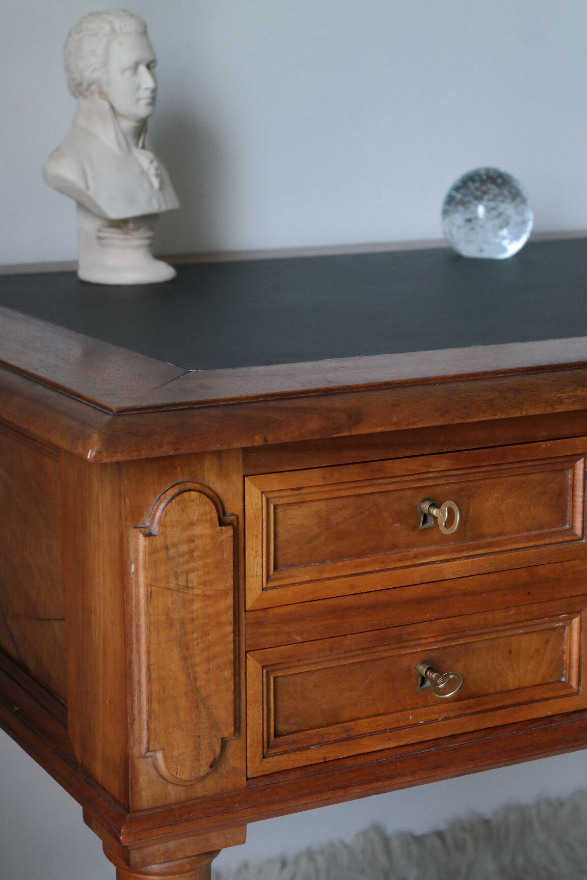 Office minister in walnut style Louis Philippe XXème