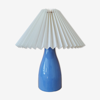 Lampe upcyclée bleue abat-jour plissé