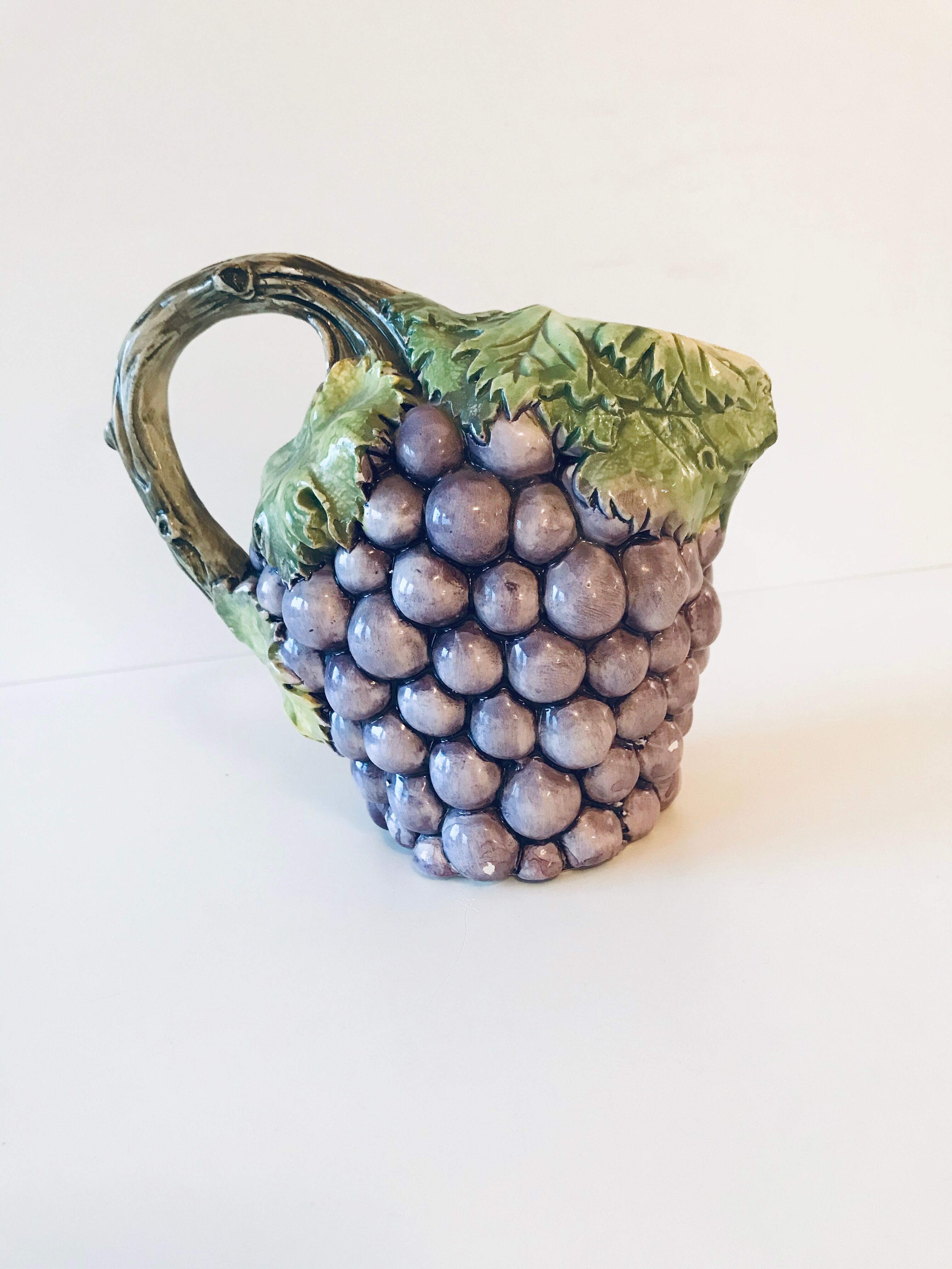 Grape dabbling pitcher