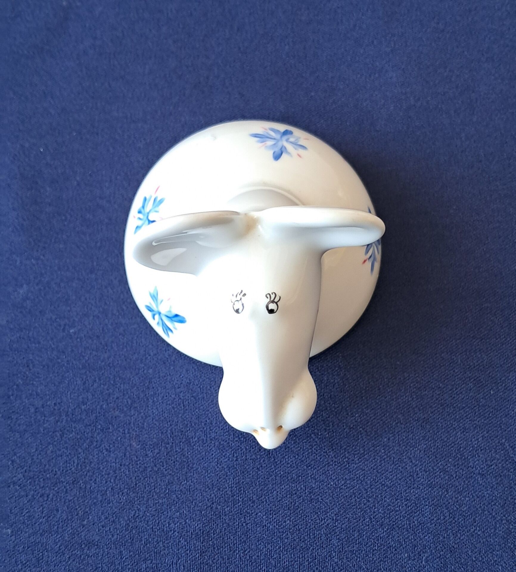 Salt cellar or porcelain salt shaker. Zoomorphic figurine of a mouse.