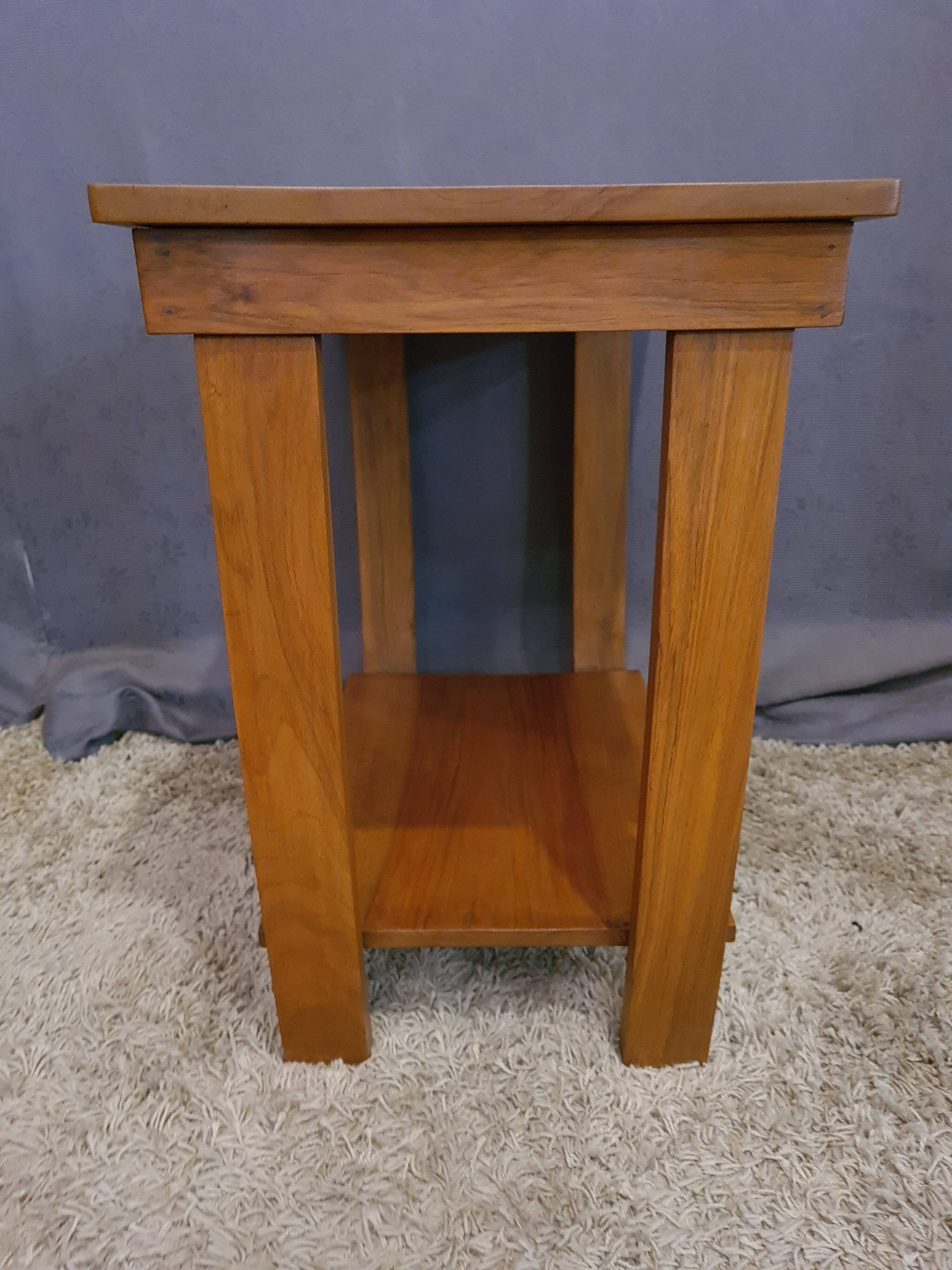 Side table design 50