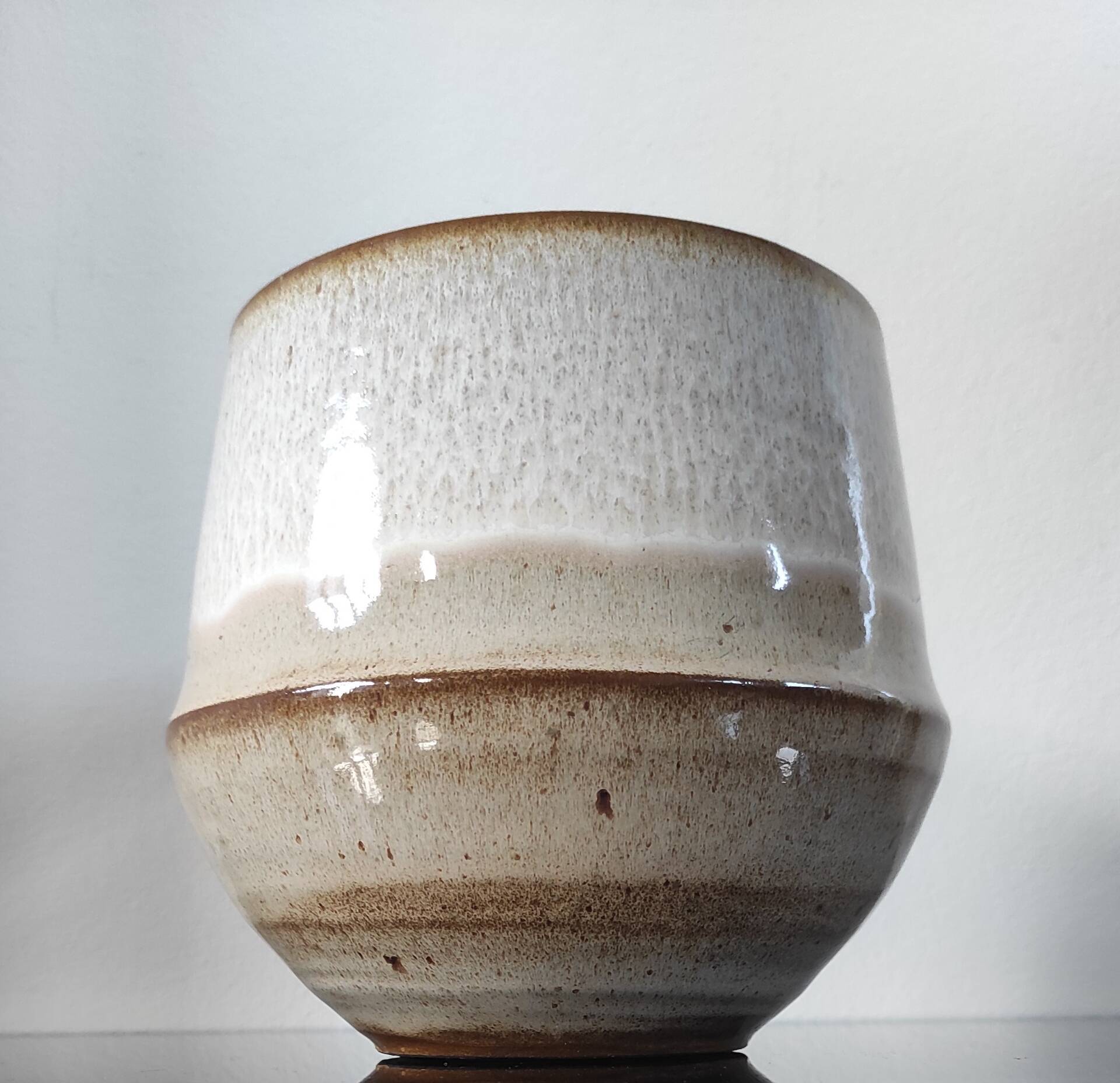 Vintage cache-pot in glazed stoneware