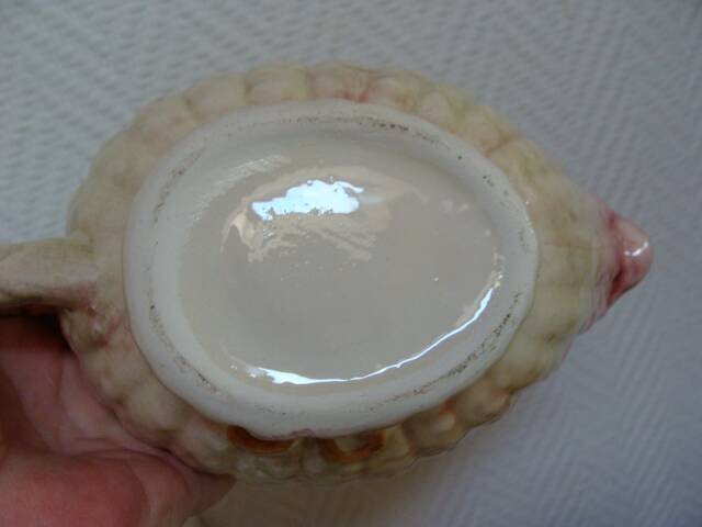 Asparagus sauce boat in slip