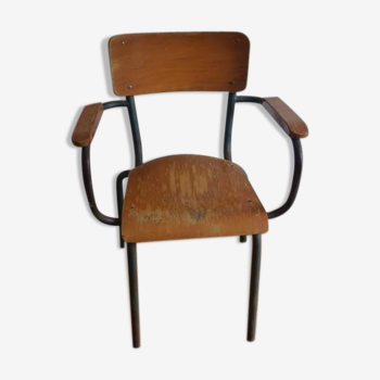 Schoolboy chair with armrests