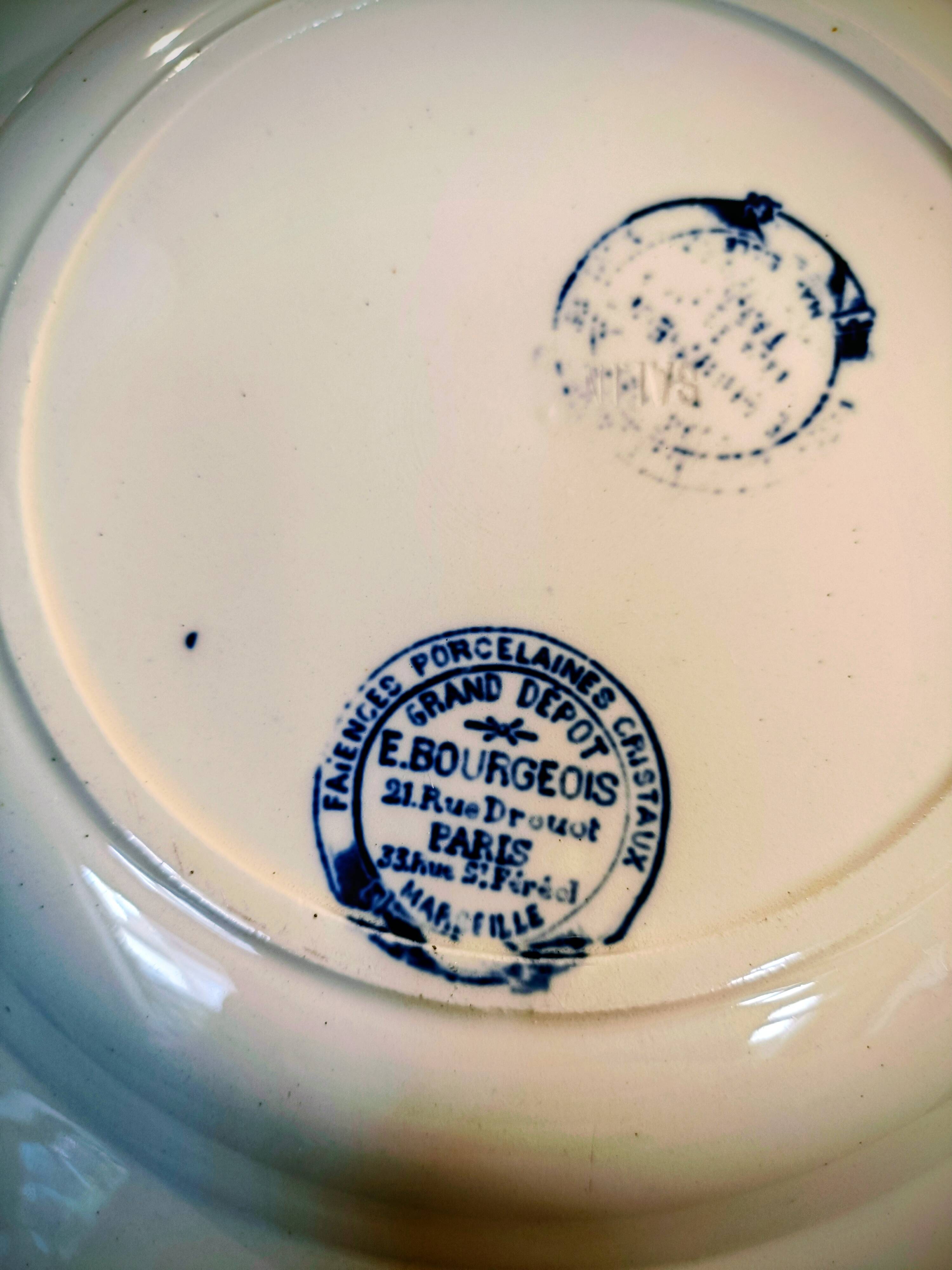 Shallow dish in ironstone