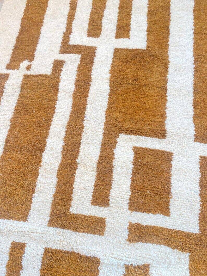 Traditional handwoven wool Berber rug size 1.5/2.5 m