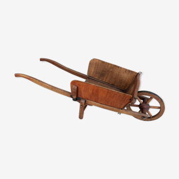 Former child wheelbarrow