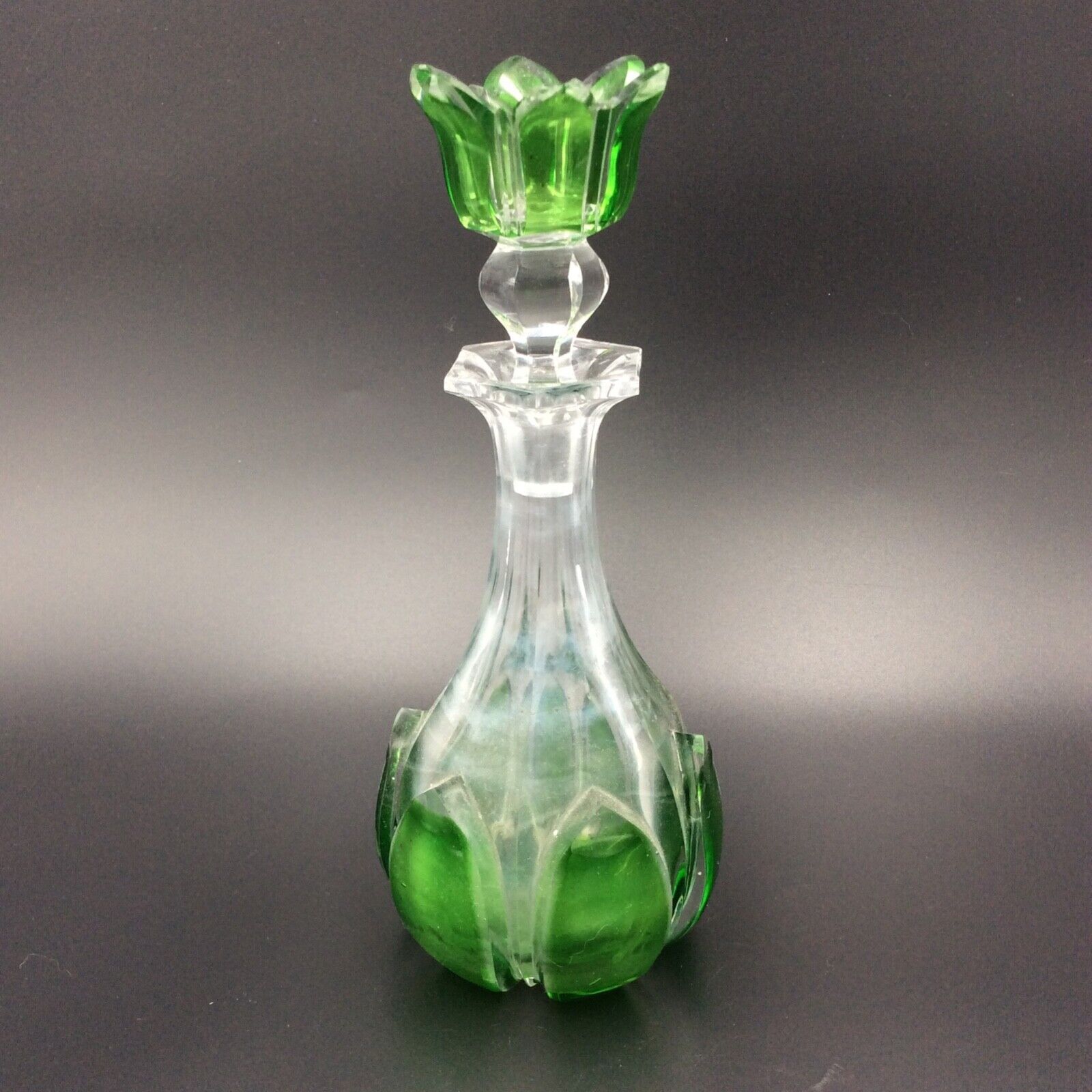Old green crystal bottle XIXème