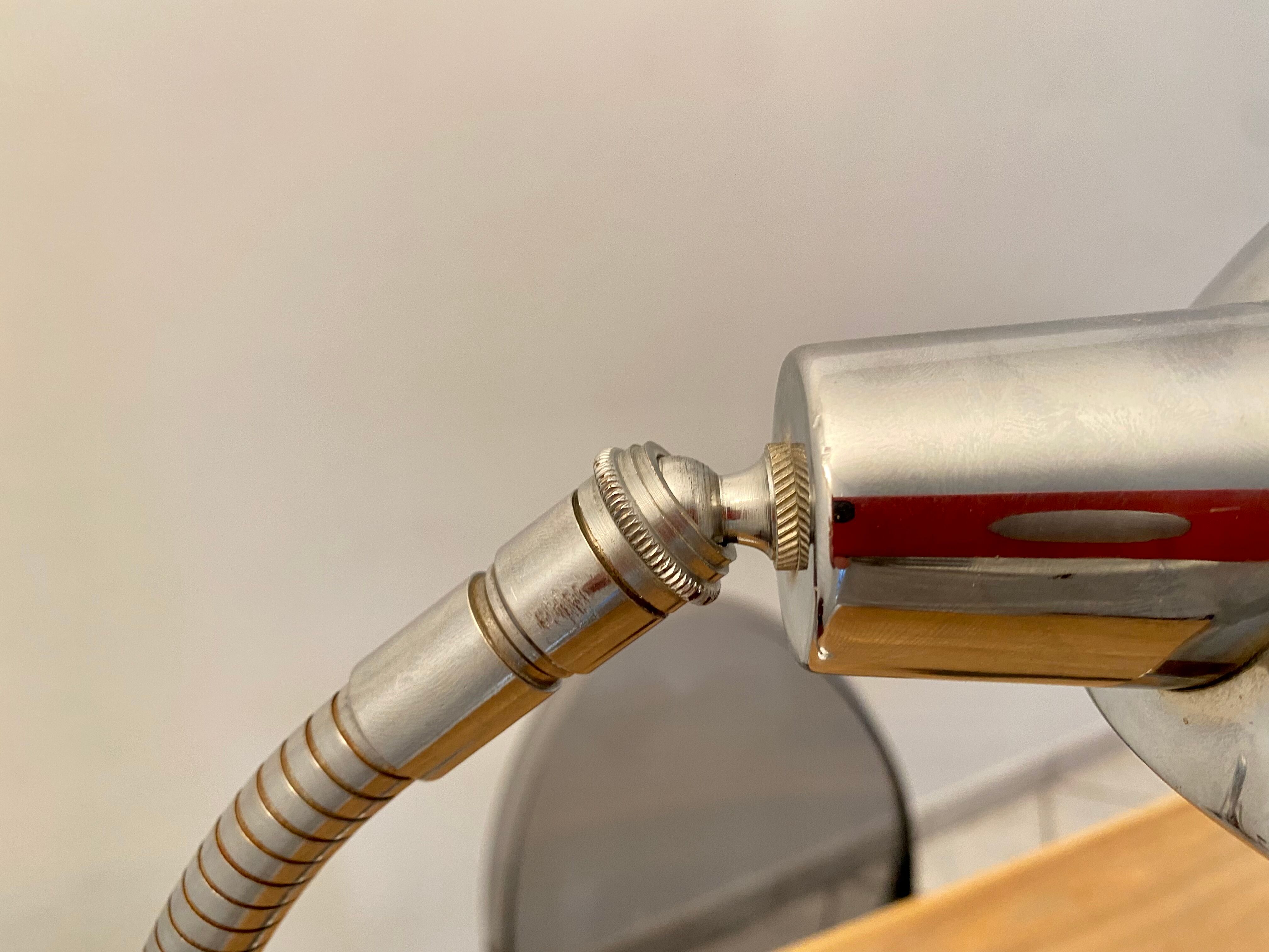 Flexible desk lamp vintage art deco design