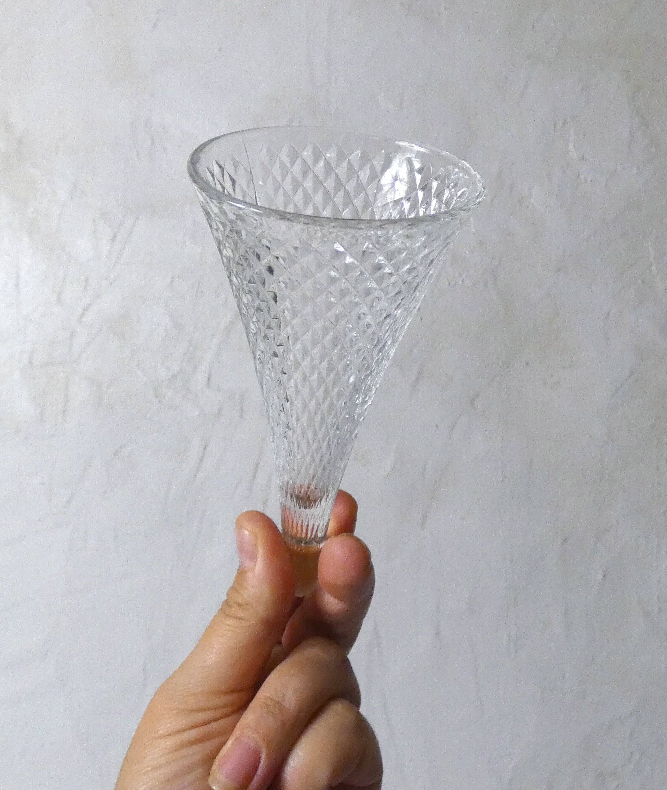 2 stemless glasses, champagne flutes, Henri Maire vintage glass.