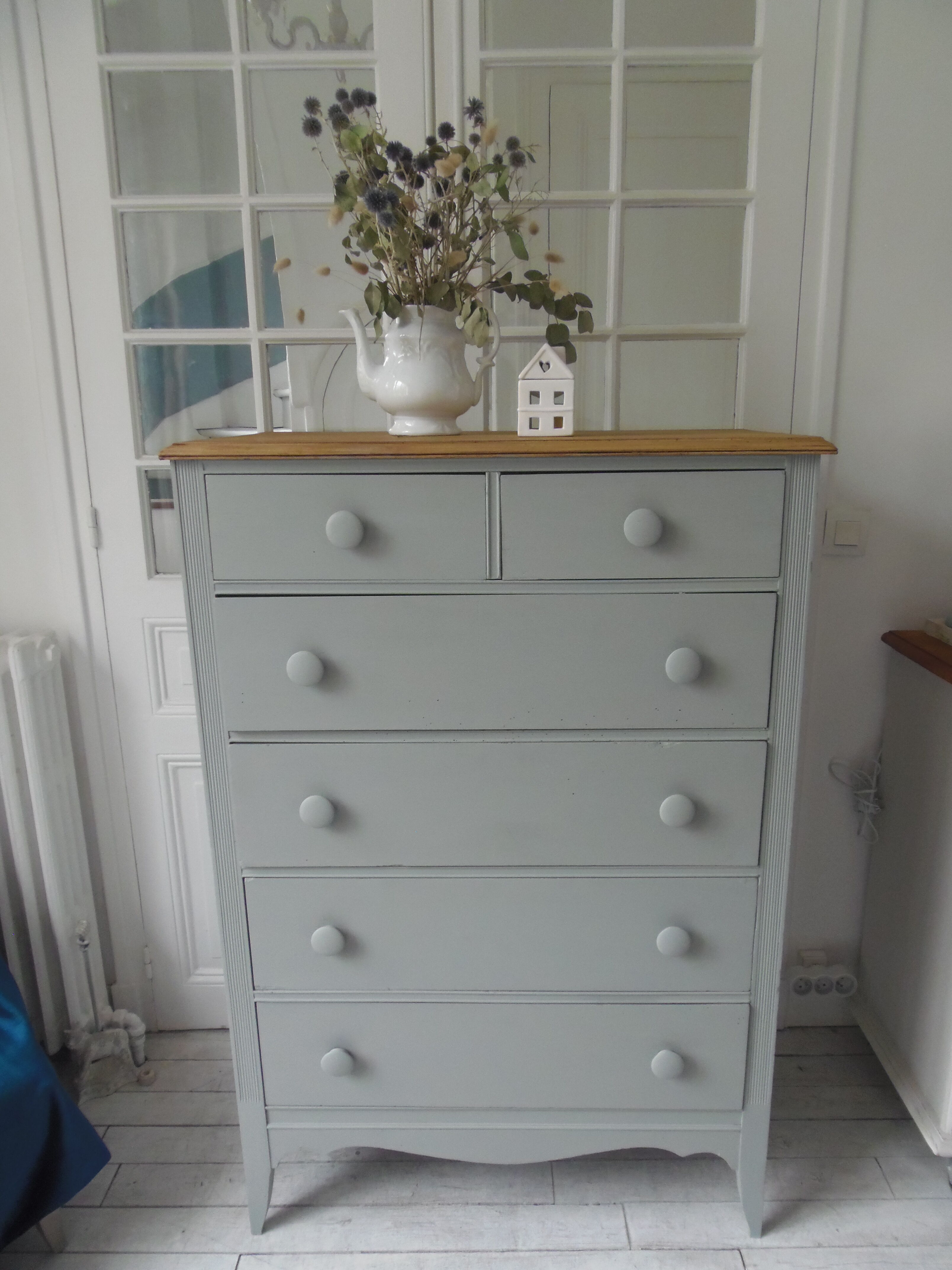 Vintage chest of drawers green gray, 5 drawers, wooden top.
