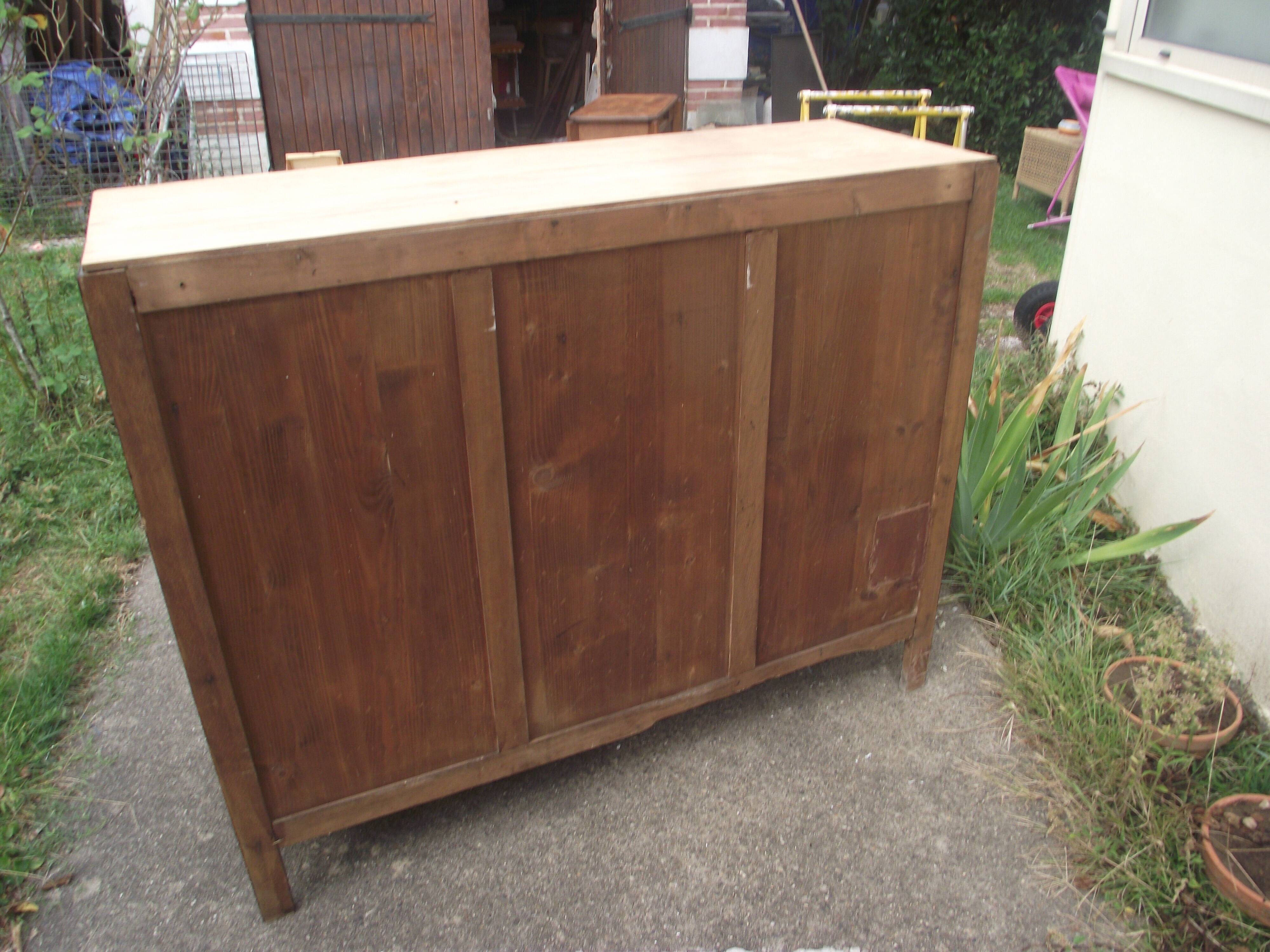 Parisian buffet of the 50s