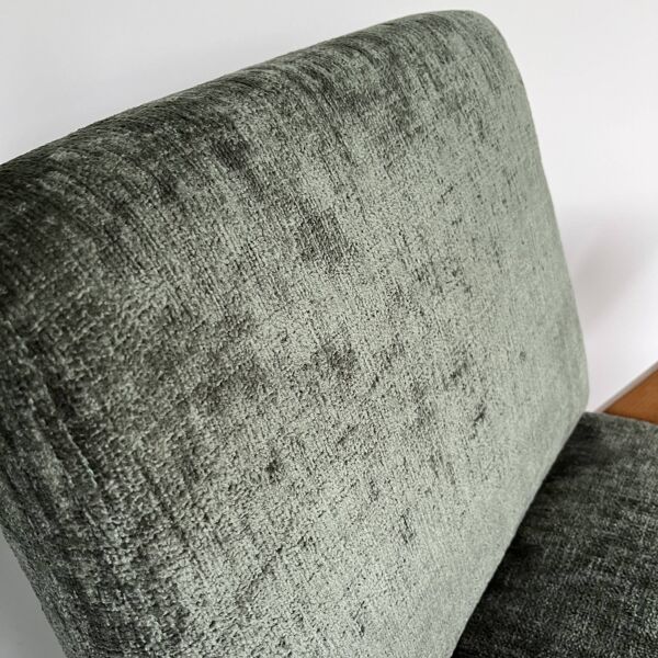 Fauteuil vintage restauré de style mid-century moderne, chaise lounge verte forêt