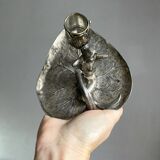 Water lily leaf thumb candle holder