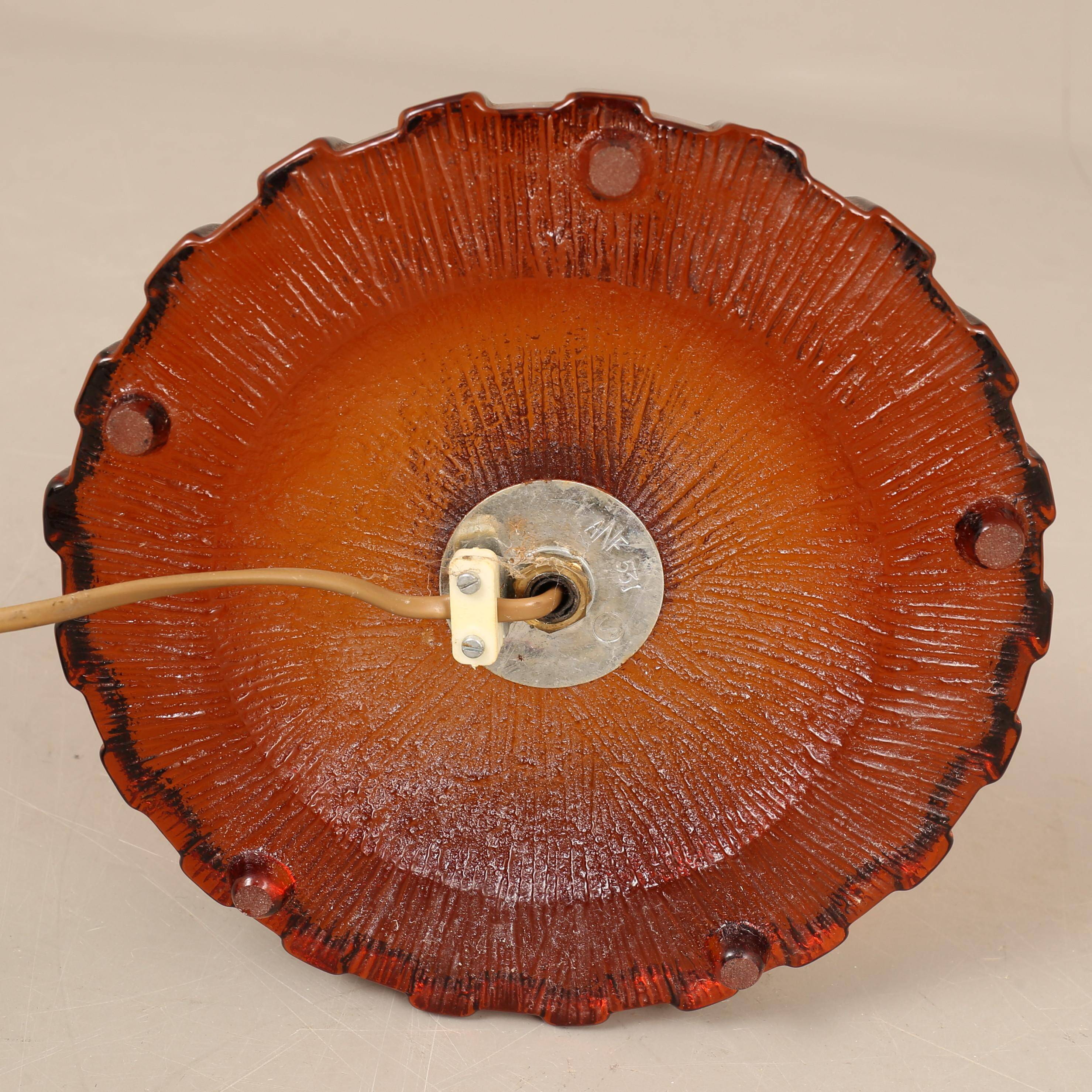 Lampe de Nybro Armaturfabrik Verre moulé clair et laiton Signée Suède 1960