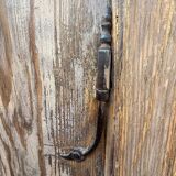 19th-century patinated pine corner buffet from England with shelves.