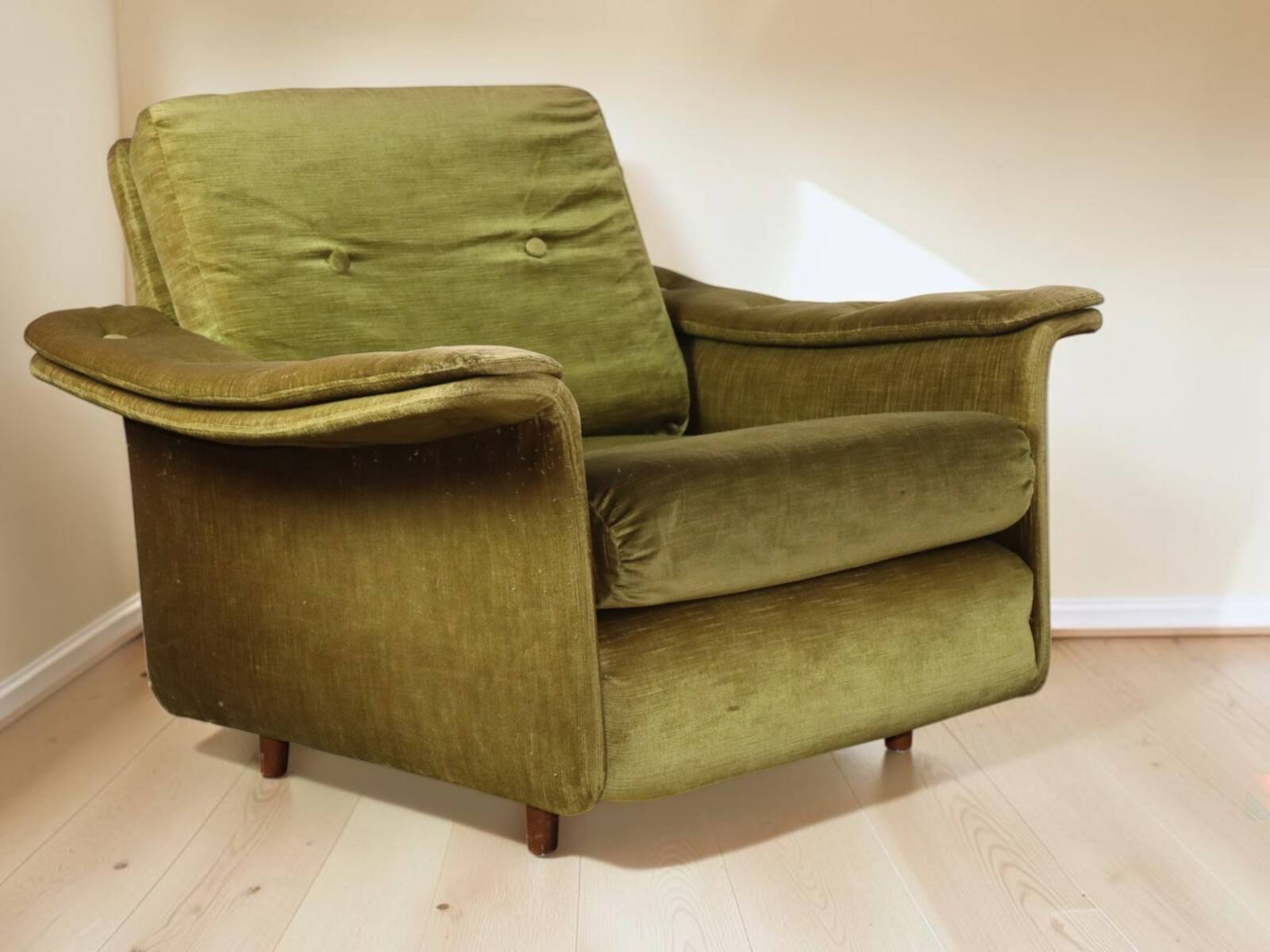 Pair of vintage velvet armchairs – 1960s