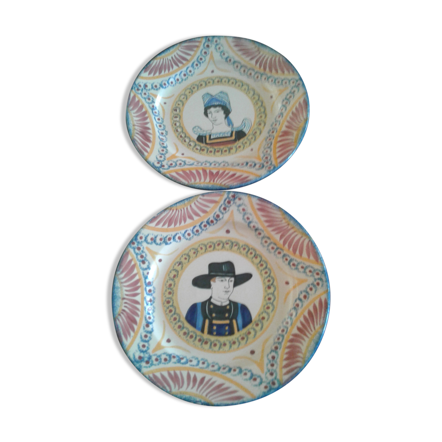 Two henriot Quimper plates