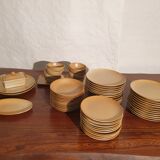 Sandstone or terracotta service