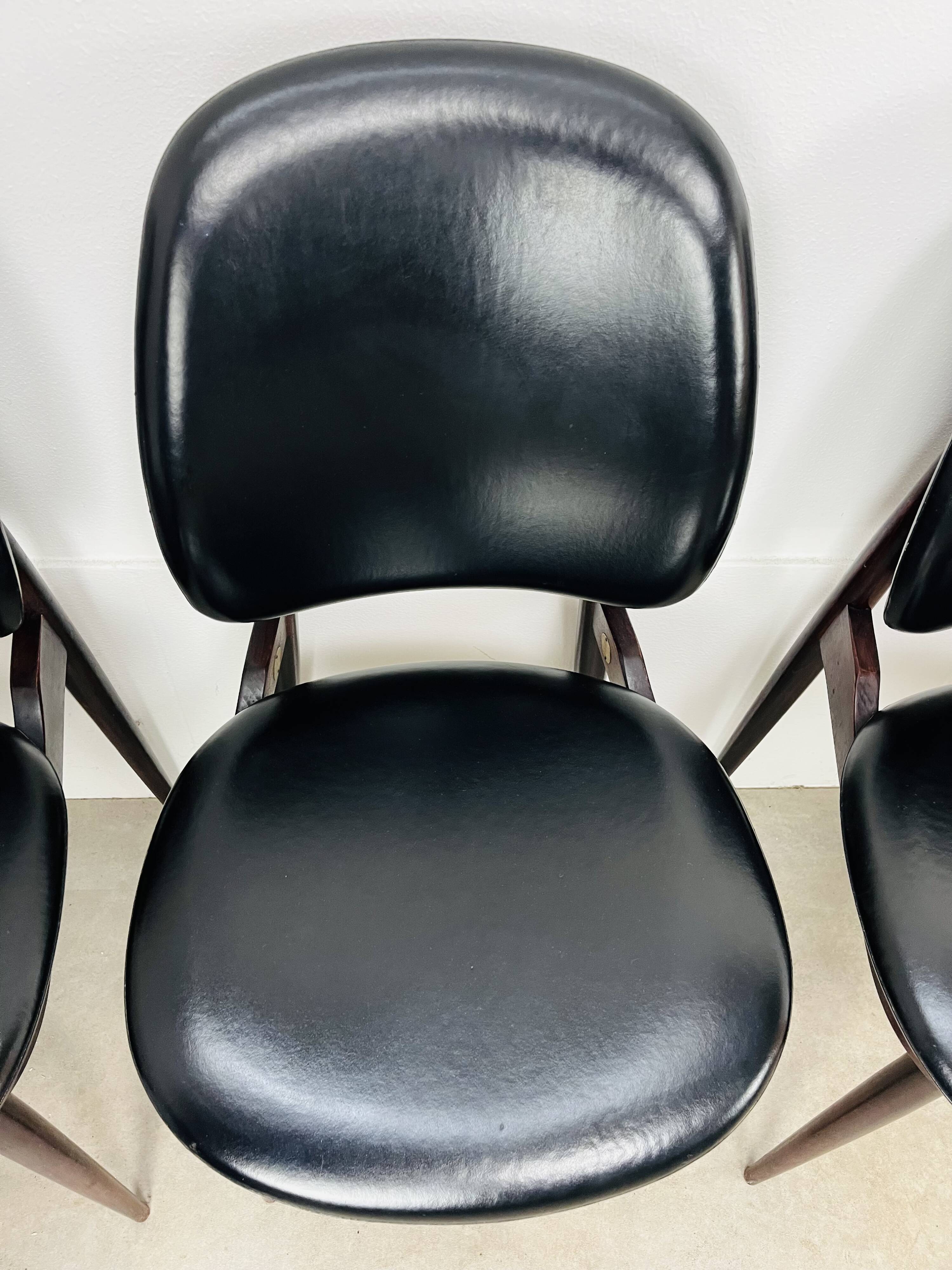 6 Pégase Baumann chairs, black, 1960s