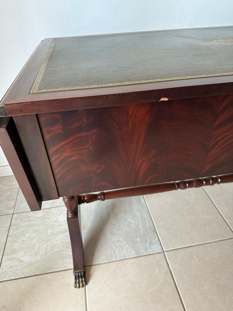 English style lion's legs desk