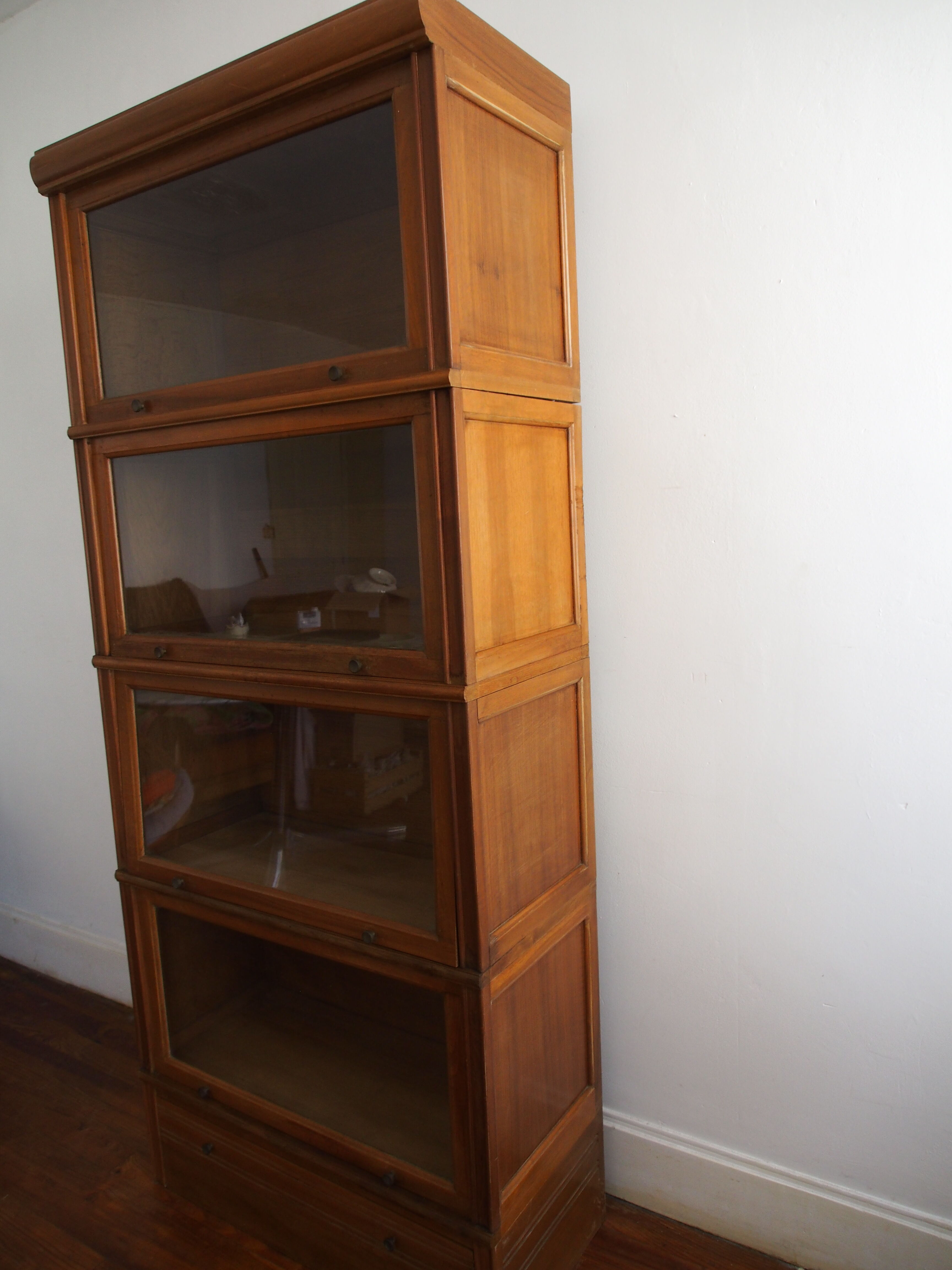 MD showcase furniture