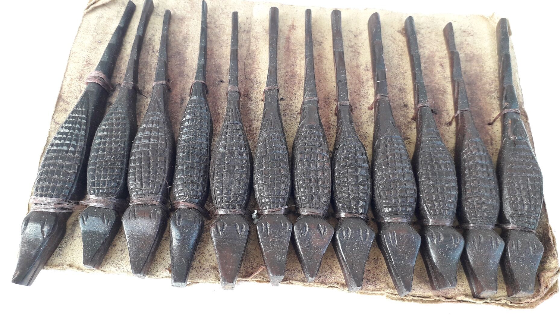 Porte-couteaux bois crocodile