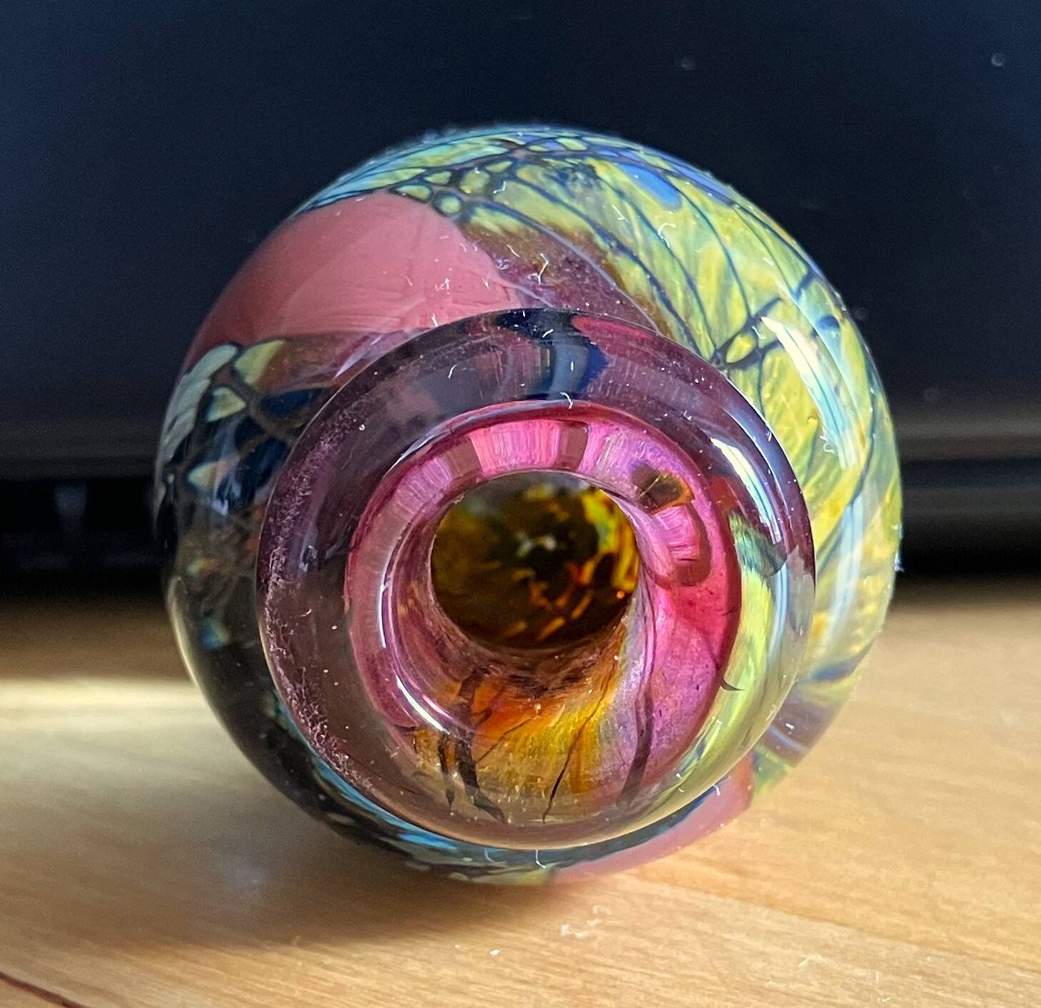 Petit vase soliflore en verre signé LE LONQUER 1982 , état impeccable