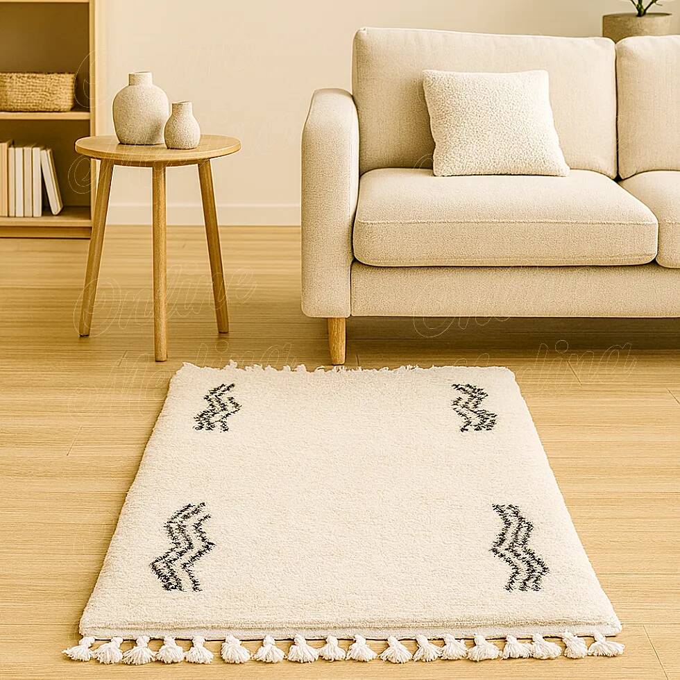 Tapis berbère écru à motifs ondulés noirs