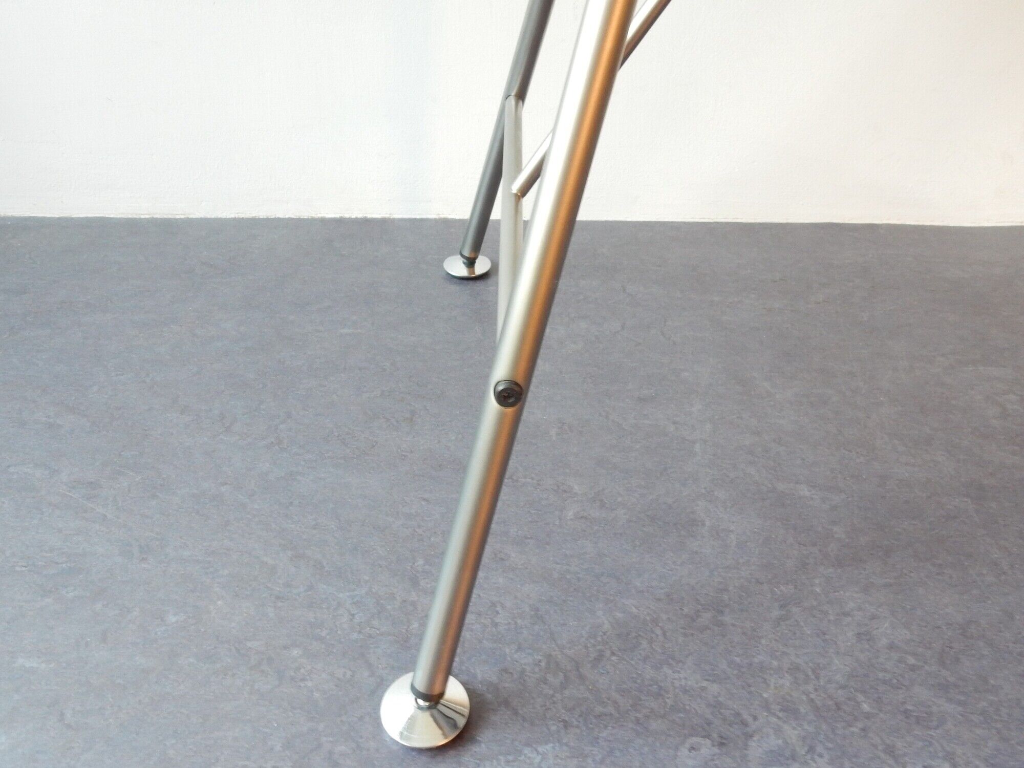 Tableau Unistandard par atelier Alinea, Suisse