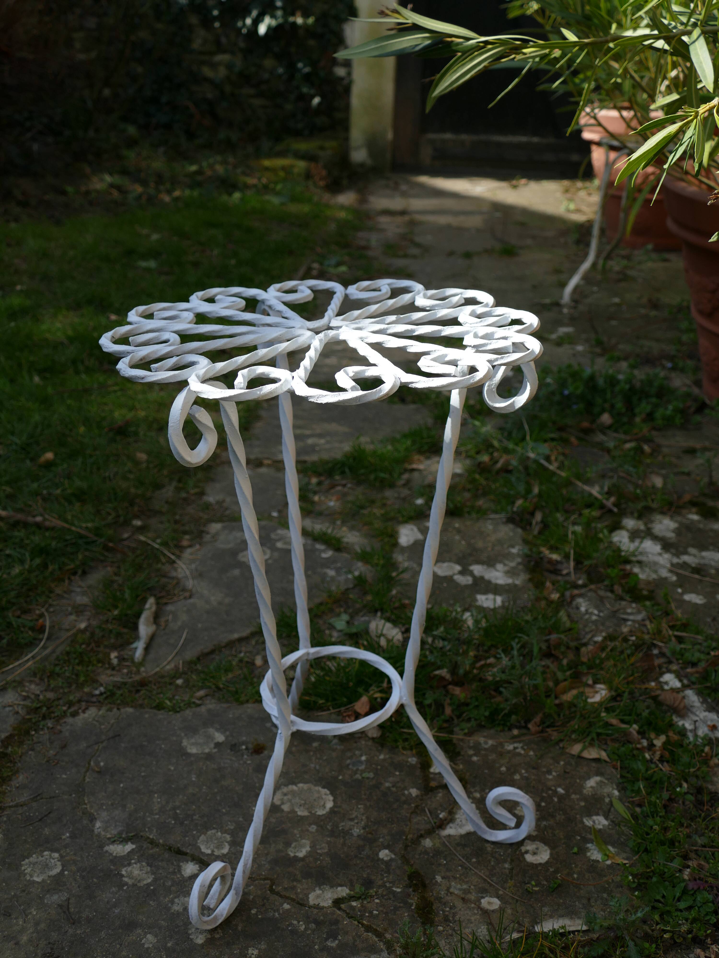 Plant stand