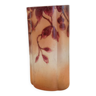 Legras quadrilobed vase from the "ruby" series in glass (1900 - 1910)