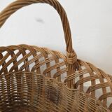 Wicker basket with handle