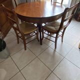 Round table with central leg in solid cherry wood