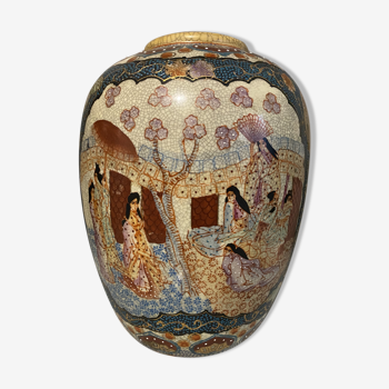 Vase chinois ancien  decoré  à la feuille d’or