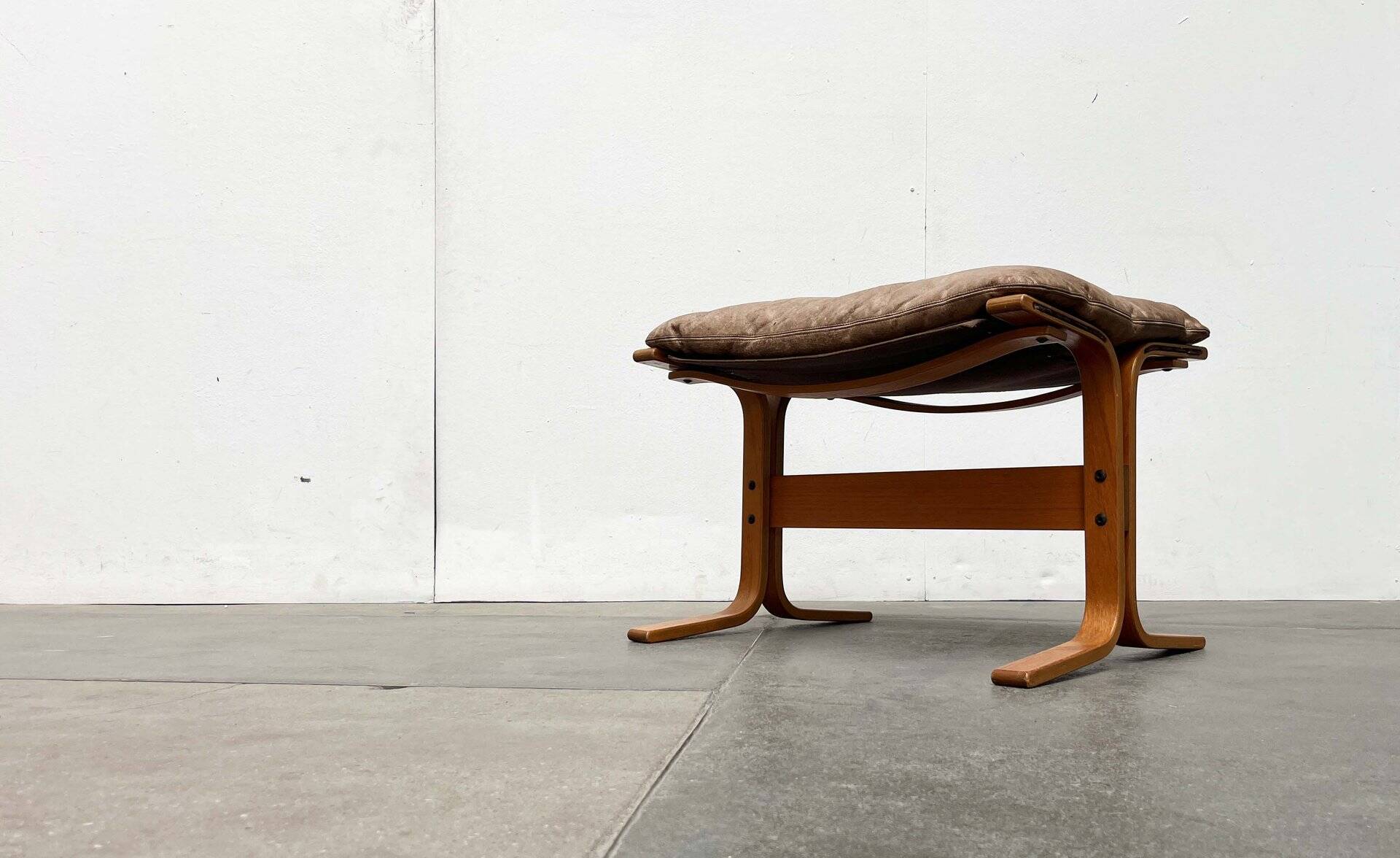 Modern Mid-Century Norwegian Siesta Pouf in Leather by Ingmar Relling for Westnofa, 1960s