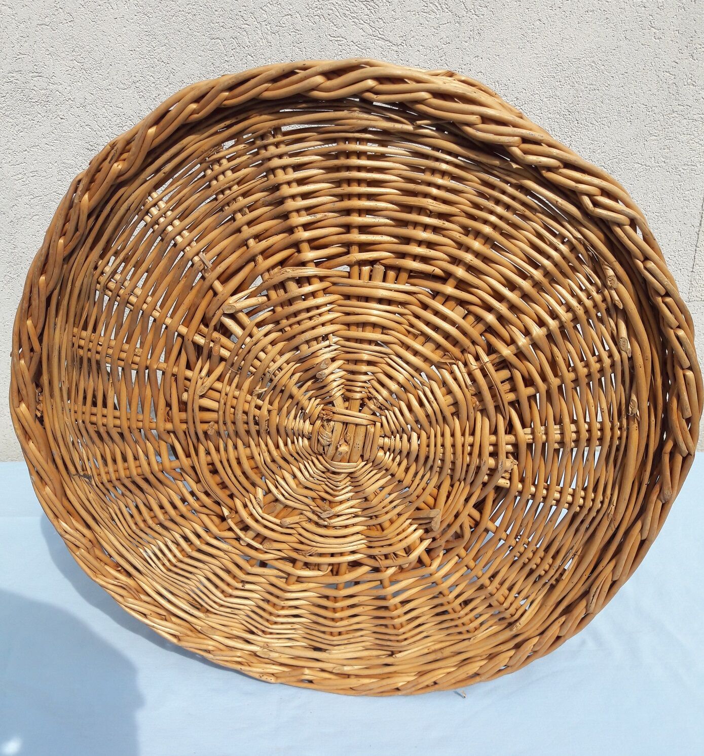 Wicker bar