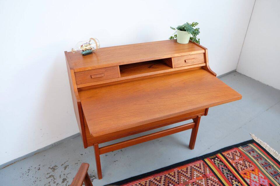 Iversen teak secretary, Danish style from the 1960s-70s.