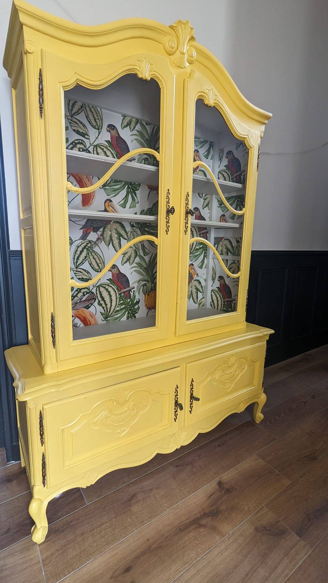 Wooden dresser 2 bodies