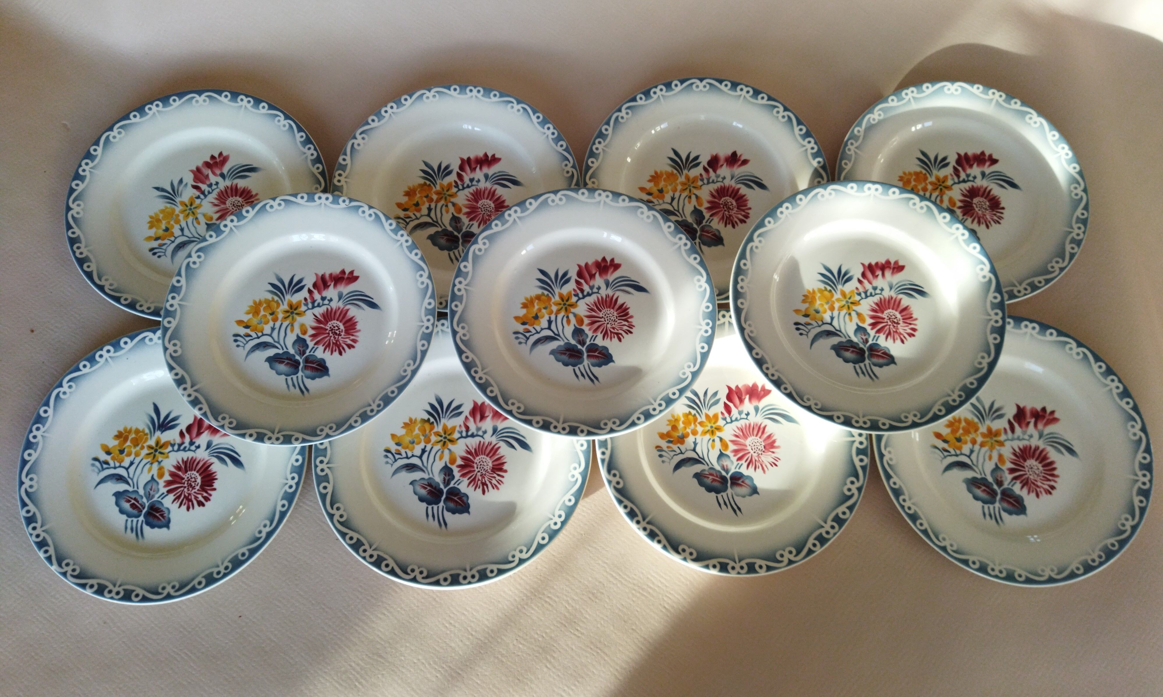 11 plates Digoin Sarreguemines "Gérard"