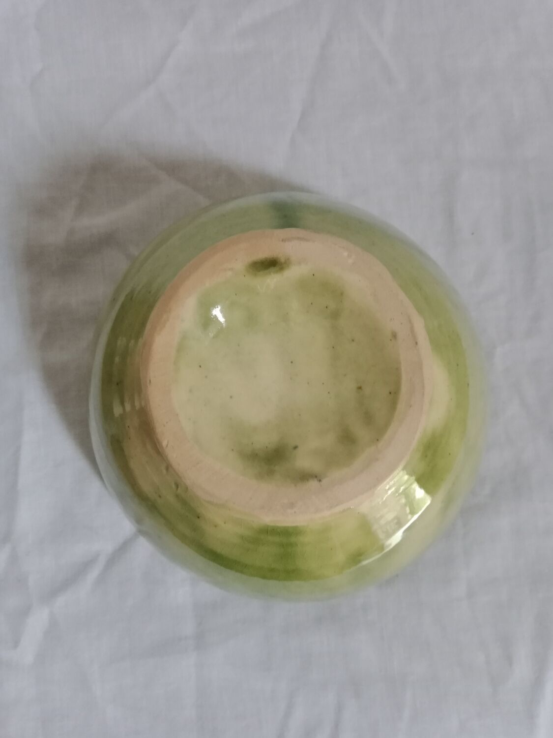 Decorated glazed ceramic bowls