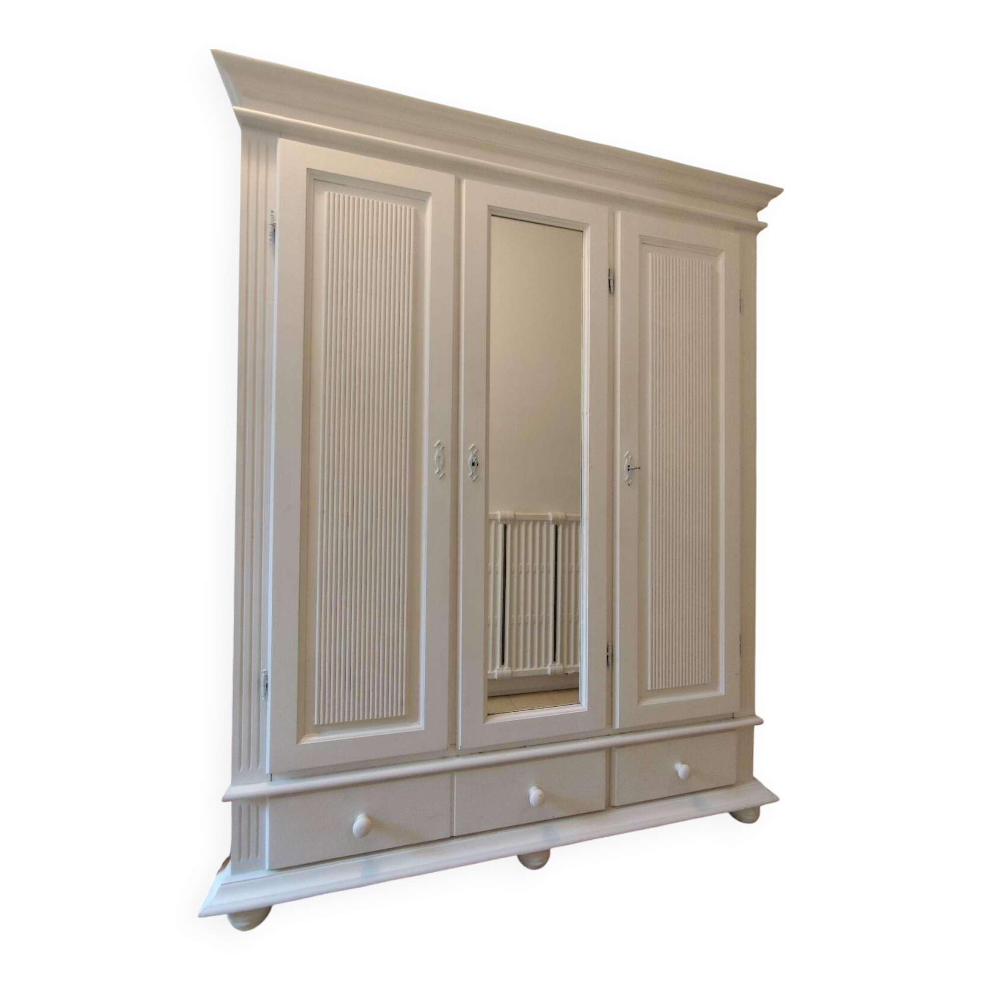 White solid wood wardrobe